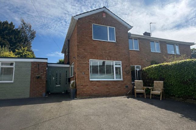 3 bed property, in Draycott Old Road, £280,000