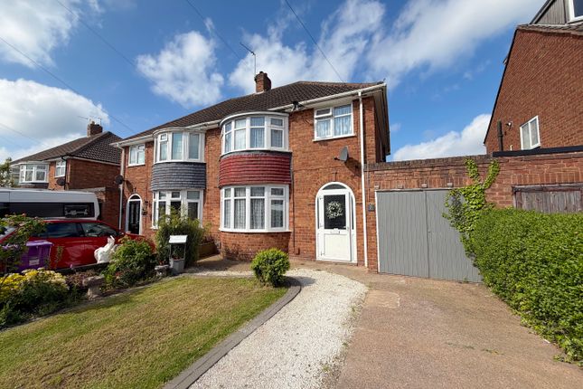 3 bed property, in Duckhouse Road, £250,000