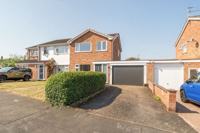3 bed property, in Garth Crescent, £280,000