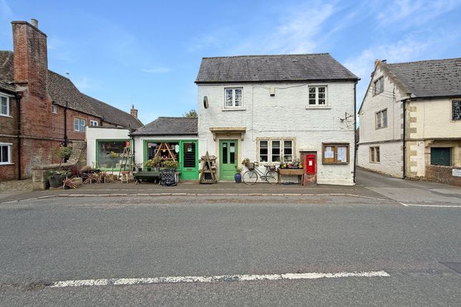 4 bed property, in High Street, £350,000