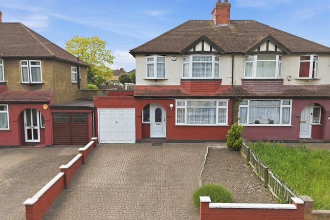 3 bed property, in Turkey Street, £545,000