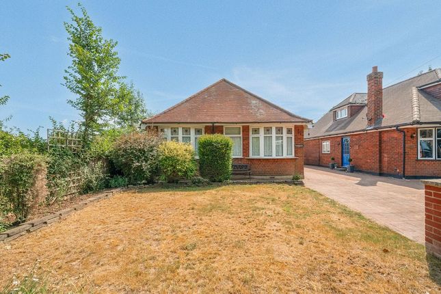 2 bed property, in Holly Bush Lane, £525,000