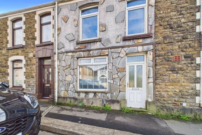 3 bed property, in Ravenhill Road, £80,000