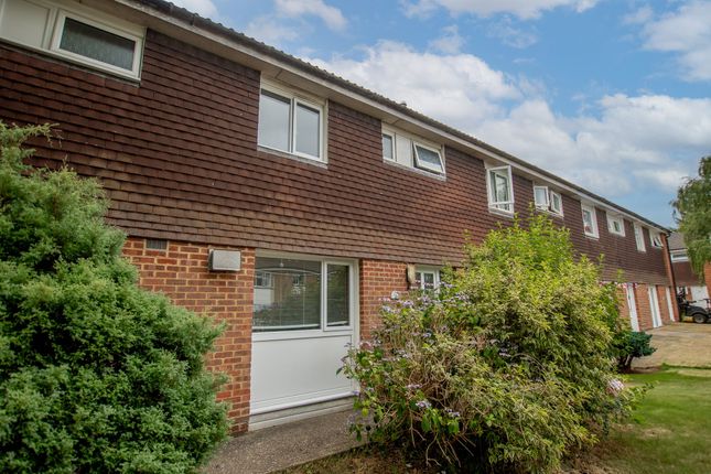 4 bed property, in Rye Close, £375,000