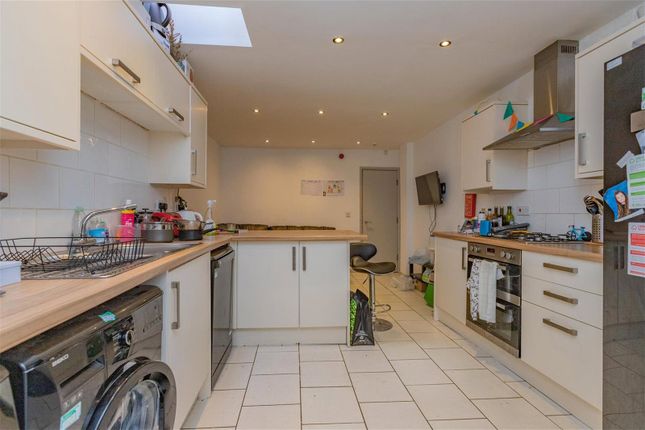 6 bed property, in Tiverton Road, £425,000