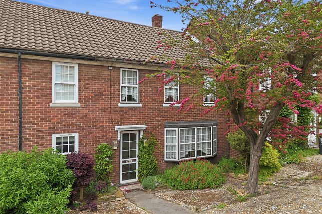 3 bed property, in Sewardstone Street, £360,000