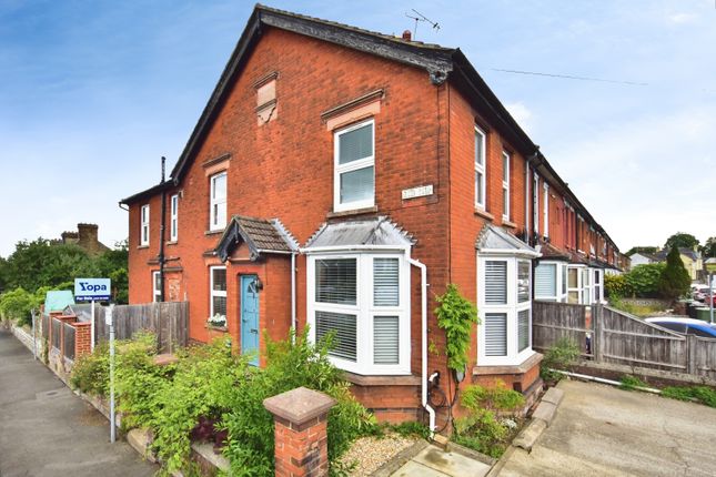 4 bed property, in Muir Road, £475,000
