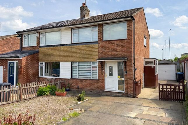 3 bed property, in Olive Walk, £250,000