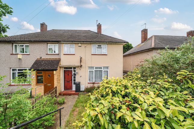 2 bed property, in Cotmandene Crescent, £375,000