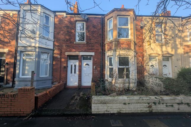 5 bed property, in Holly Avenue, £95,000