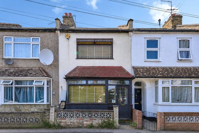 3 bed property, in Hayday Road, £450,000