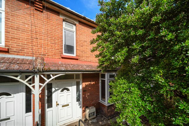 3 bed property, in Clarence Road, £200,000