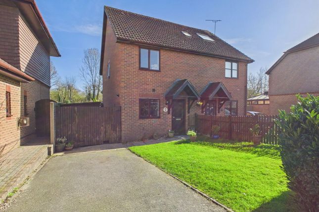 2 bed property, in Bailey Close, £385,000