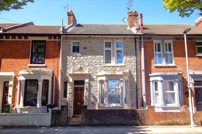 3 bed property, in Frensham Road, £280,000