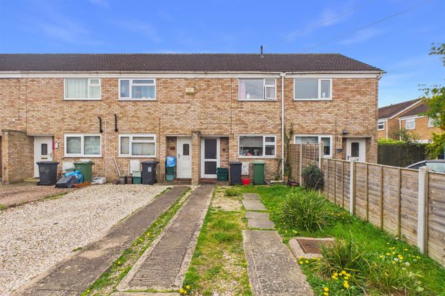 2 bed property, in Giles Cox, £210,000