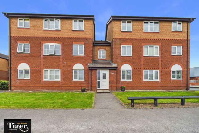 2 bed property, in Sandy Close, £75,000