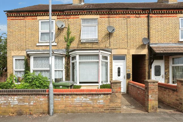 2 bed property, in Chapel Street, £200,000