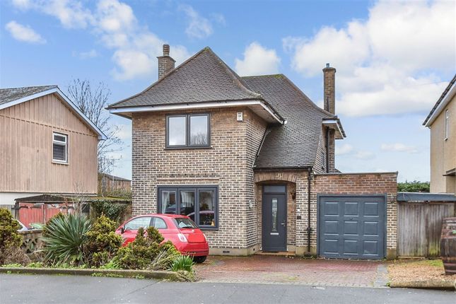 3 bed property, in Halcot Avenue, £600,000