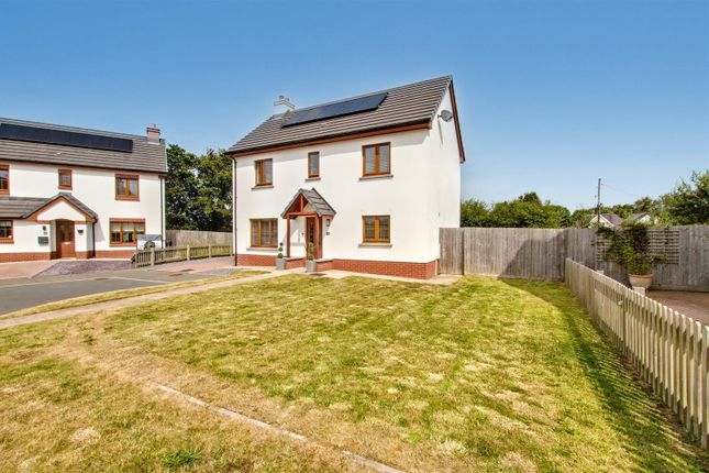 3 bed property, in Maes Rheithordy, £335,000