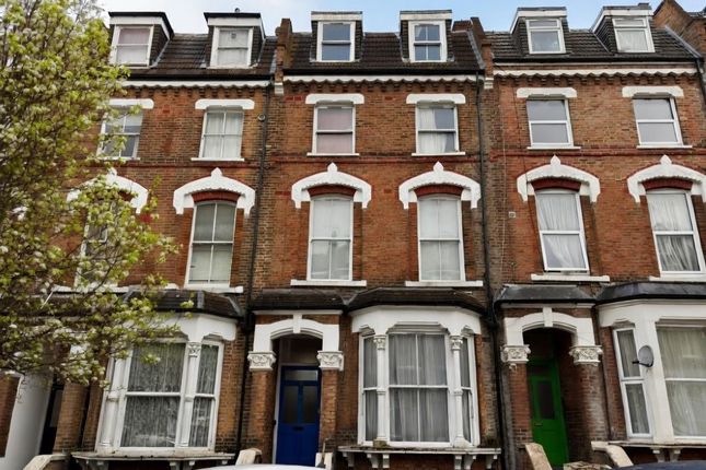 1 bed property, in 32D St Julians Road, £230,000