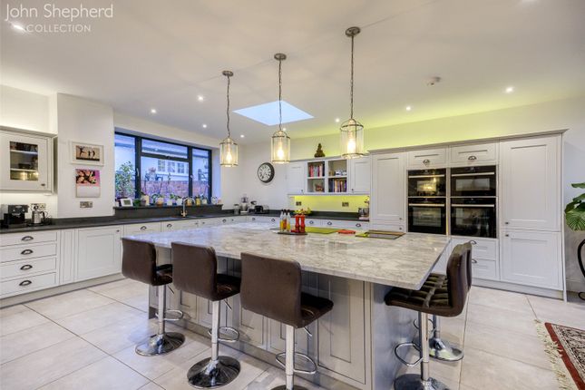 8 bed property, in Yarningale Lane, £1,750,000