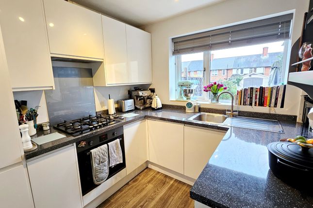 2 bed property, in Welbeck Road, £400,000