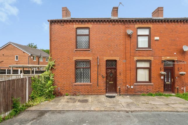 2 bed property, in Robert Street, £90,000