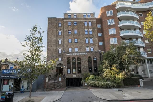 2 bed property, in Storey Court, £340,000