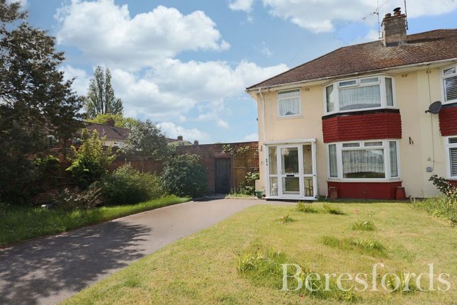 3 bed property, in Thames Avenue, £400,000