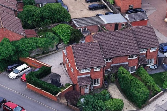 3 bed property, in Rowlands Close, £645,000
