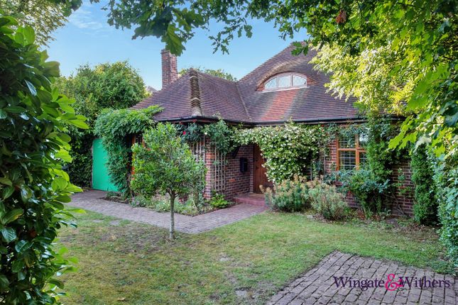 3 bed property, in Mill Lane, £875,000