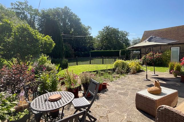 5 bed property, in Poles Lane, £850,000