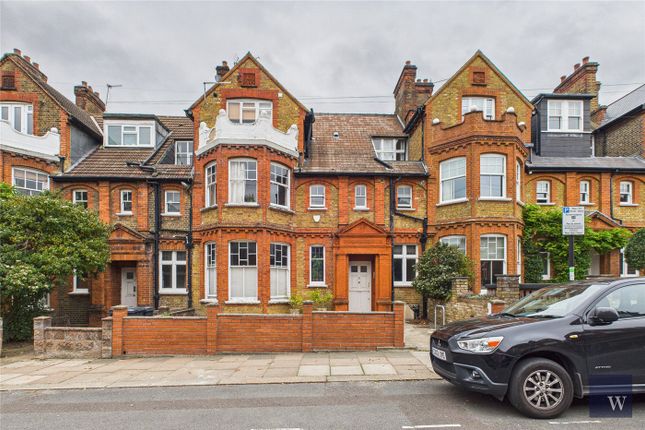 1 bed property, in Kirkstall Road, £350,000