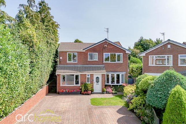 4 bed property, in Greenfield Road, £425,000