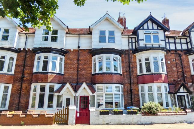 2 bed property, in Flat 3, £60,000