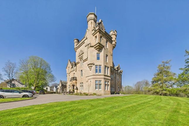 2 bed property, in Dalnair Castle Apartments, £250,000