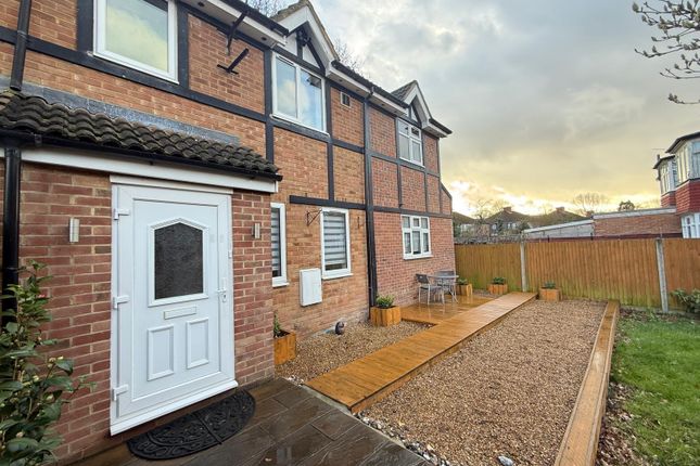 3 bed property, in Hawthron Close, £515,000