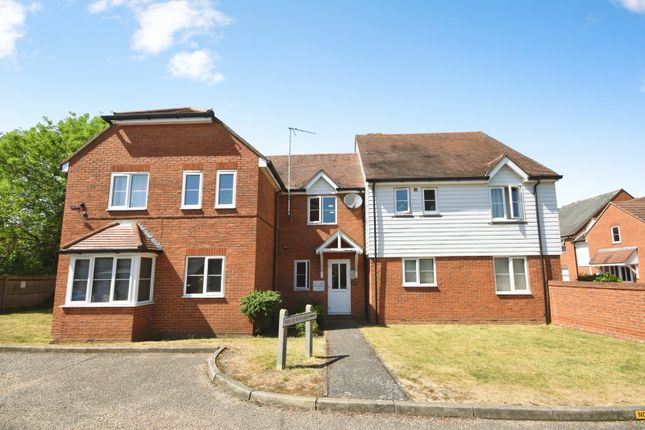 1 bed property, in Shearers Way, £170,000