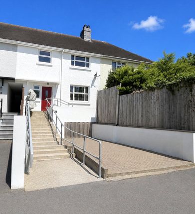 3 bed property, in North Close, £275,000
