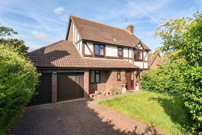 4 bed property, in Beechwood Rise, £900,000