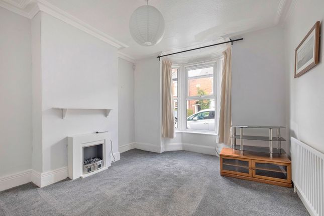 3 bed property, in Wath Road, £275,000