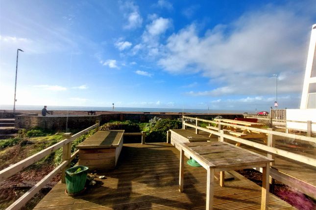 3 bed property, in Marine Parade, £435,000
