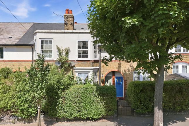 2 bed property, in Blakenham Road, £550,000