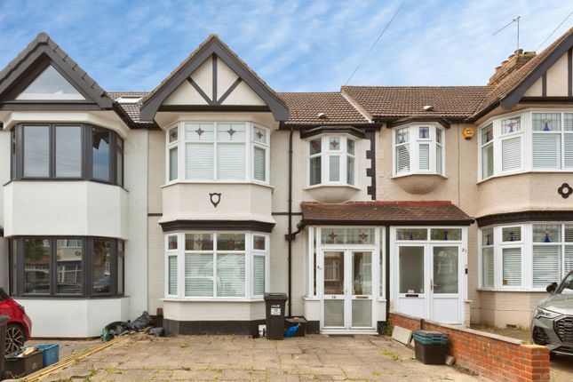 3 bed property, in Queenborough Gardens, £625,000
