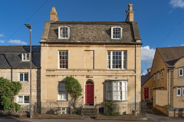 4 bed property, in High Street, £750,000