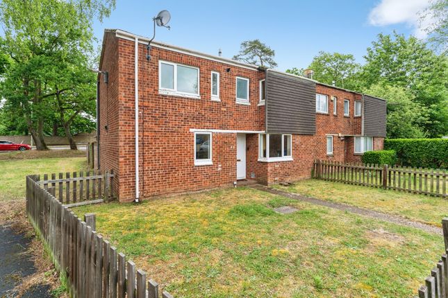 3 bed property, in Newnham Close, £160,000