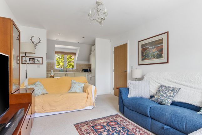 2 bed property, in Herne Road, £330,000