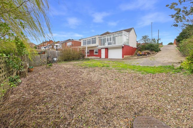 4 bed property, in Westdale Lane, £375,000