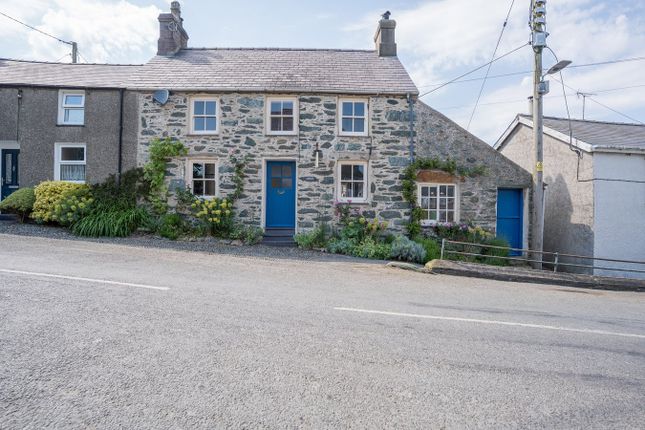 4 bed property, in Lon Gerddi, £275,000