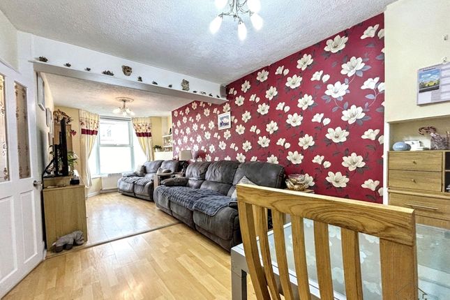 3 bed property, in Star Road, £300,000